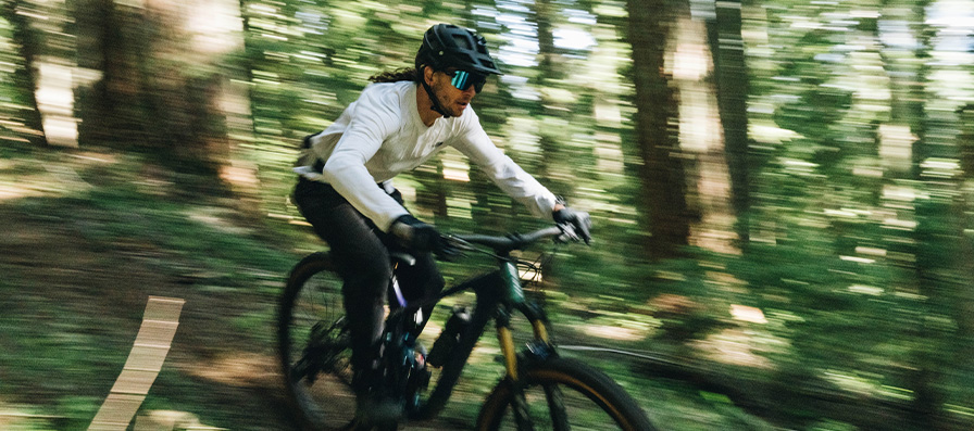 Mountain biker wearing Smith Forefront 2 helmet