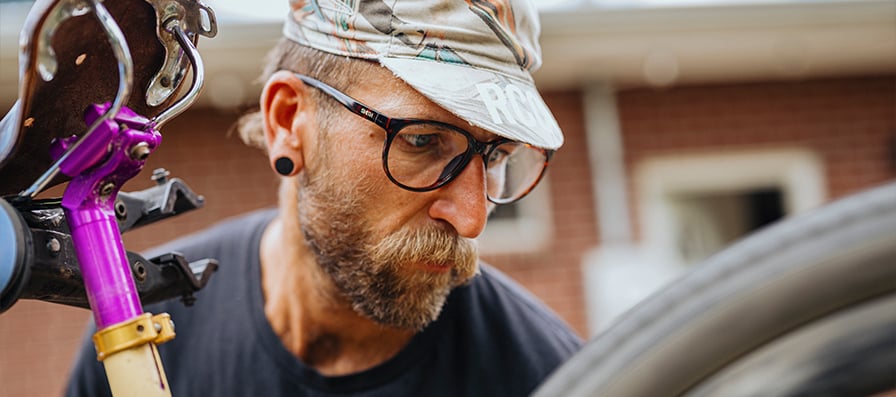 Man wearing Lowdown XL Rx glasses