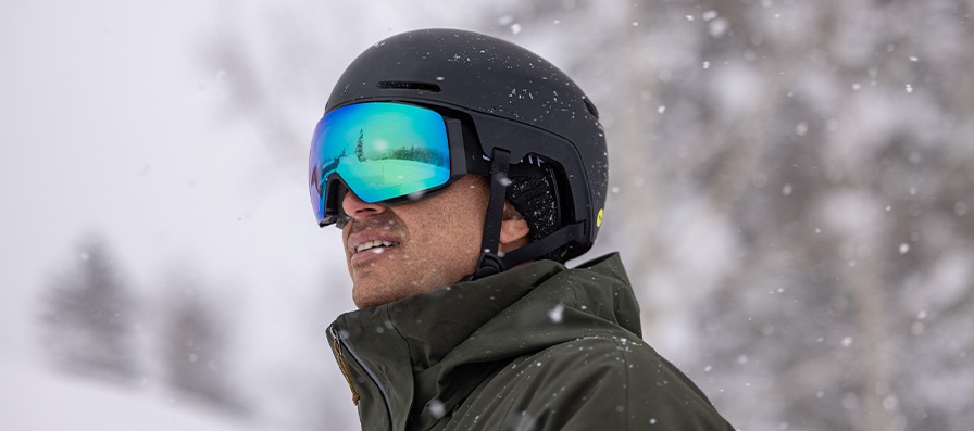 Snowboarder wearing Smith I/O MAG Goggles